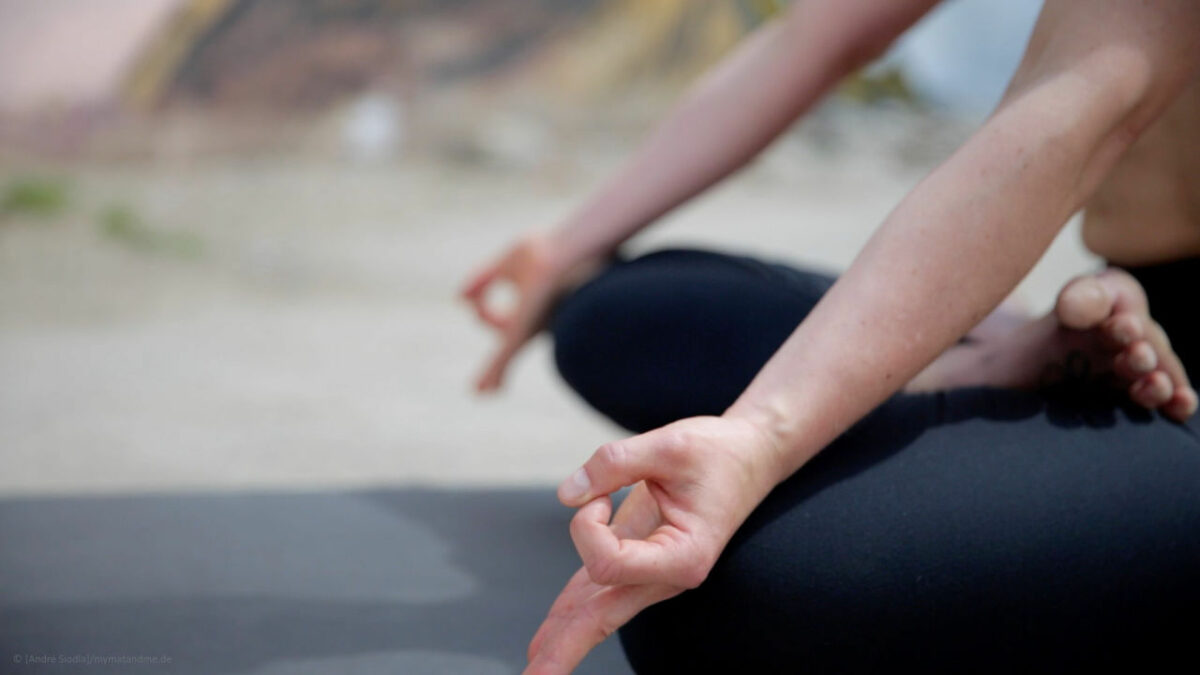 Kein Stress! Wie Yoga Uns Helfen Kann Bg